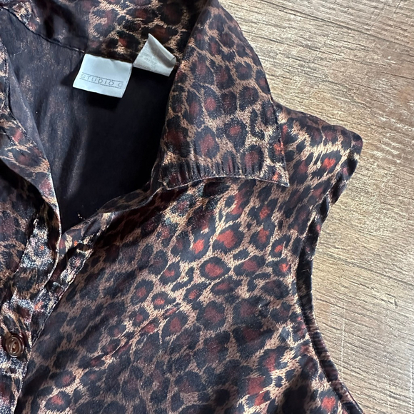 Women's Studio C Leopard Print Sleeveless Button Down Shirt S Brown Black - Picture 6 of 13